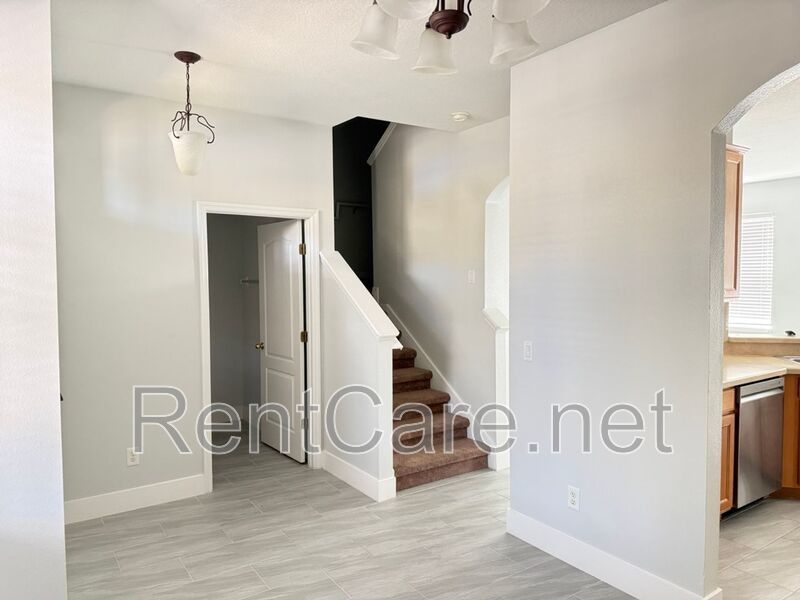 Lovely 2/2.5 Town Home in Beacon Park S. Orlando with two car detached garage! Available Now! property image