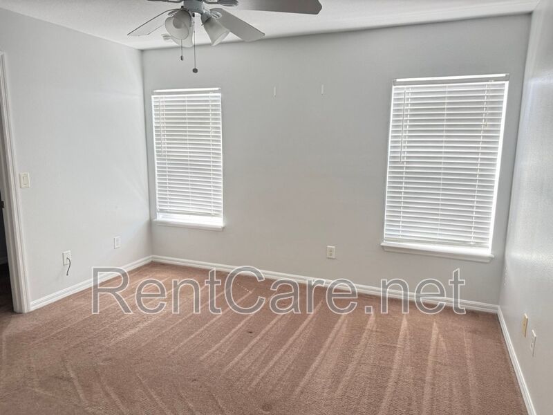 Lovely 2/2.5 Town Home in Beacon Park S. Orlando with two car detached garage! Available Now! property image