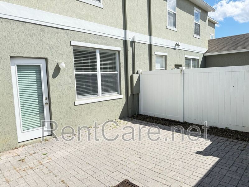 Lovely 2/2.5 Town Home in Beacon Park S. Orlando with two car detached garage! Available Now! property image