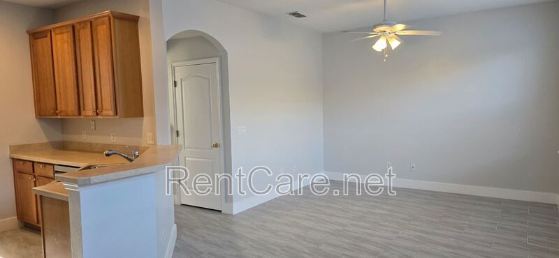Lovely 2/2.5 Town Home in Beacon Park S. Orlando with two car detached garage! Available Now! property image