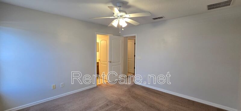 Lovely 2/2.5 Town Home in Beacon Park S. Orlando with two car detached garage! Available Now! property image
