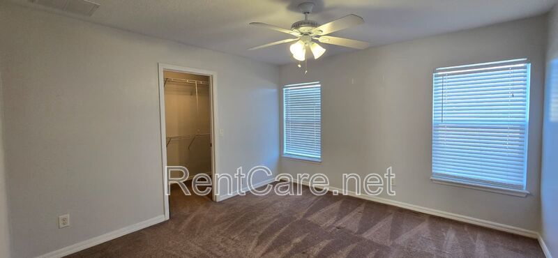 Lovely 2/2.5 Town Home in Beacon Park S. Orlando with two car detached garage! Available Now! property image