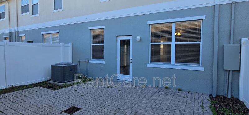 Lovely 2/2.5 Town Home in Beacon Park S. Orlando with two car detached garage! Available Now! property image