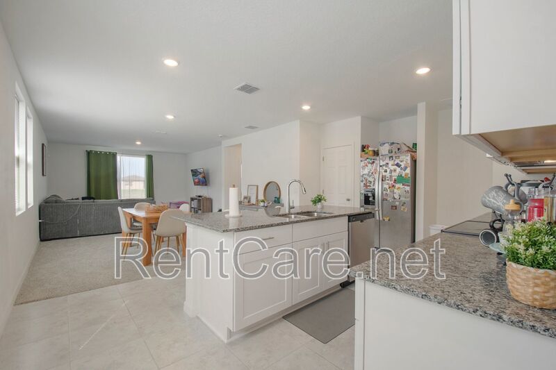 Newly Built 4/2 in Lake Deer Estates of Poinciana! property image