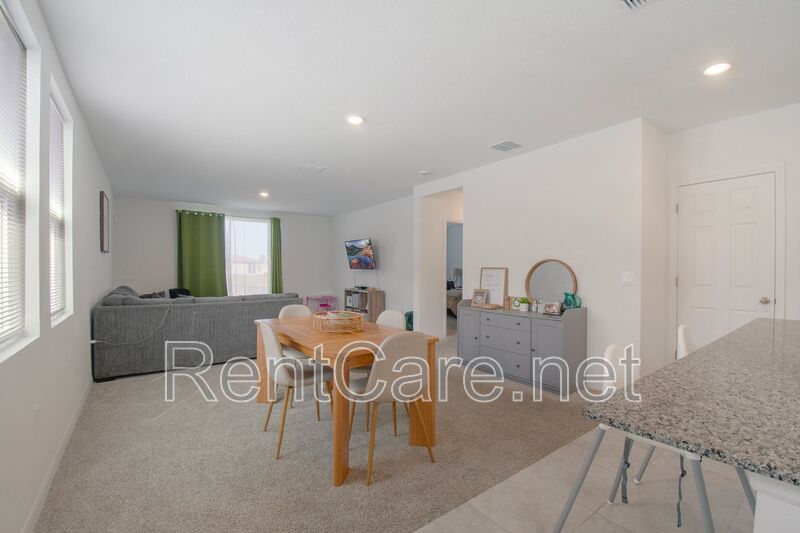 Newly Built 4/2 in Lake Deer Estates of Poinciana! property image