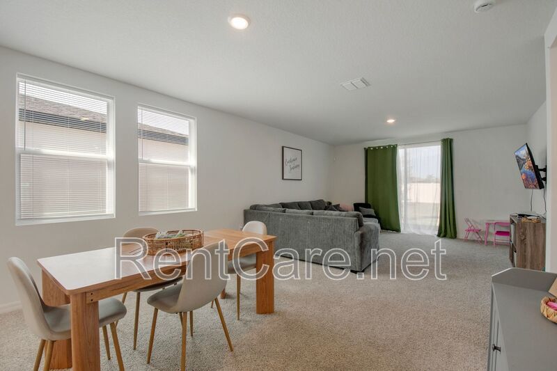 Newly Built 4/2 in Lake Deer Estates of Poinciana! property image