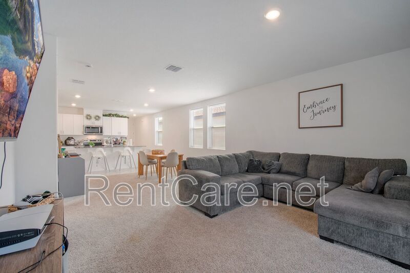 Newly Built 4/2 in Lake Deer Estates of Poinciana! property image