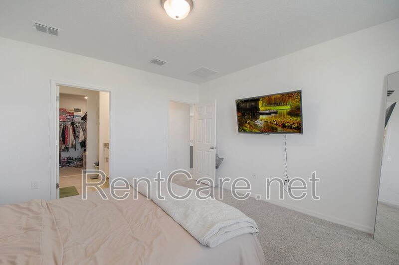 Newly Built 4/2 in Lake Deer Estates of Poinciana! property image