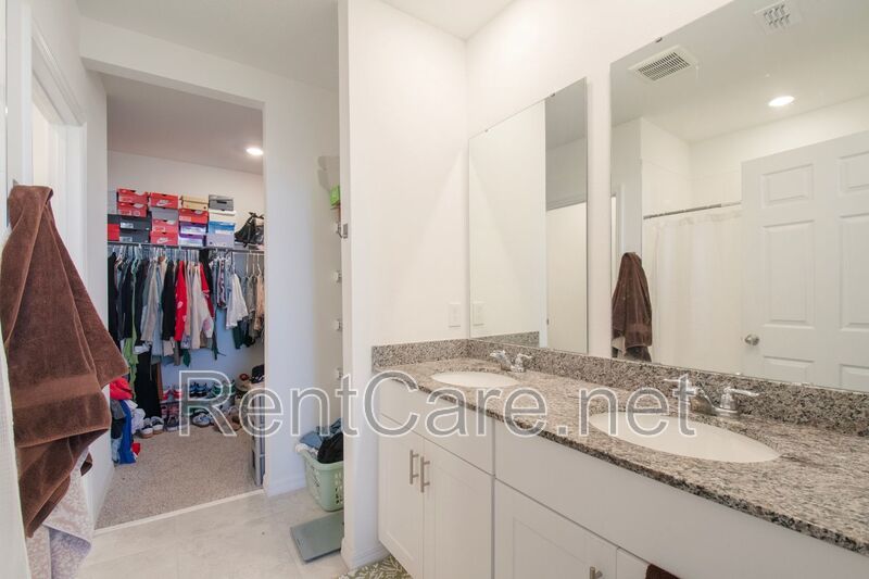 Newly Built 4/2 in Lake Deer Estates of Poinciana! property image