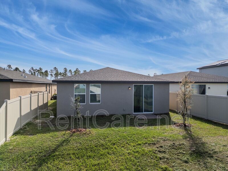 Newly Built 4/2 in Lake Deer Estates of Poinciana! property image