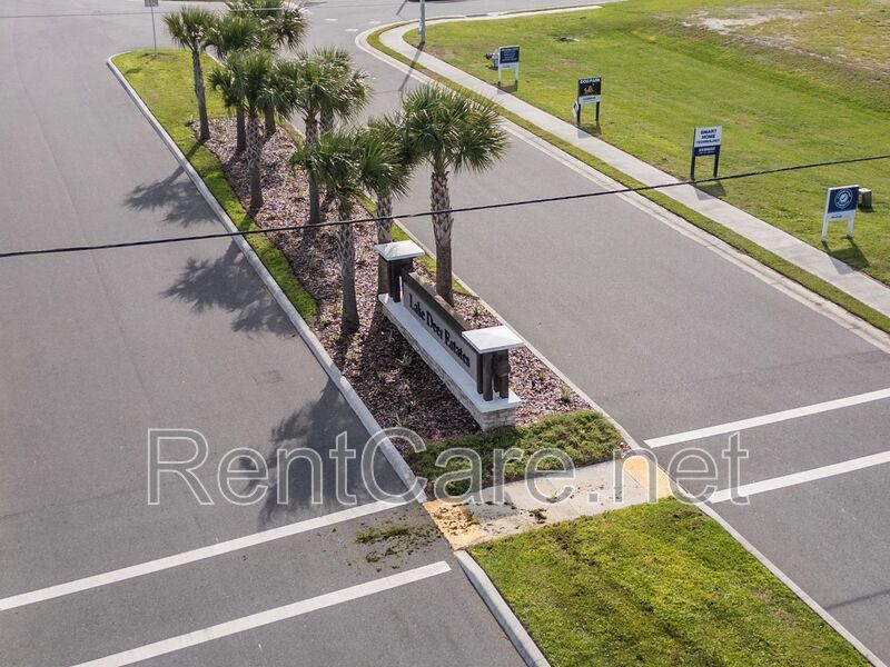 Newly Built 4/2 in Lake Deer Estates of Poinciana! property image