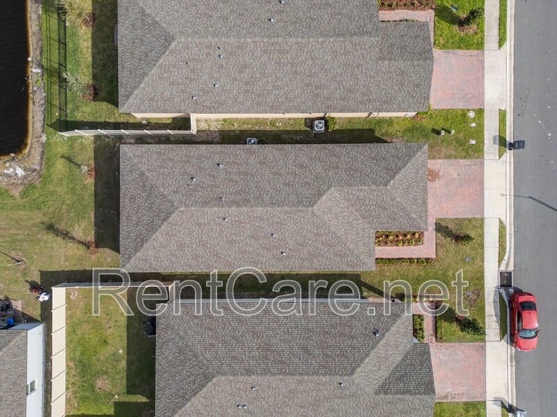 Newly Built 4/2 in Lake Deer Estates of Poinciana! property image