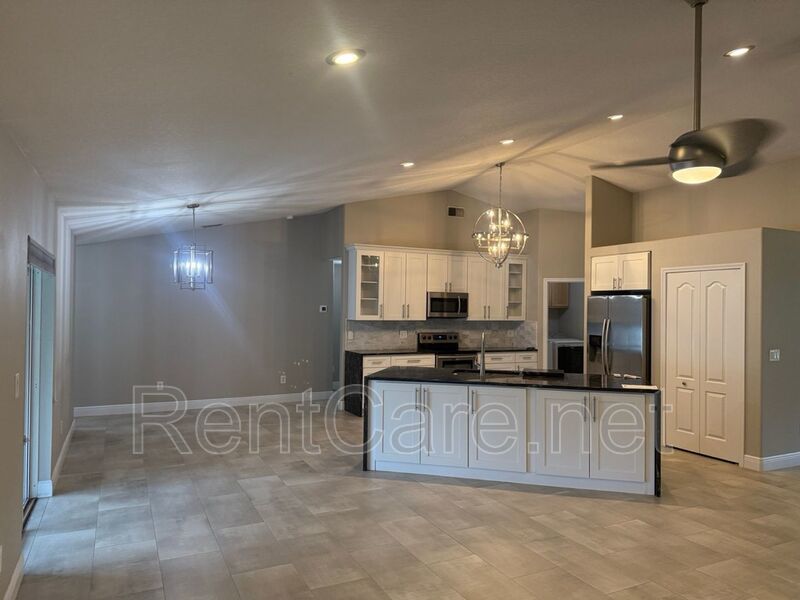 Lovely 4/2 in the Gated Lake Fisher Estates of Gotha! property image