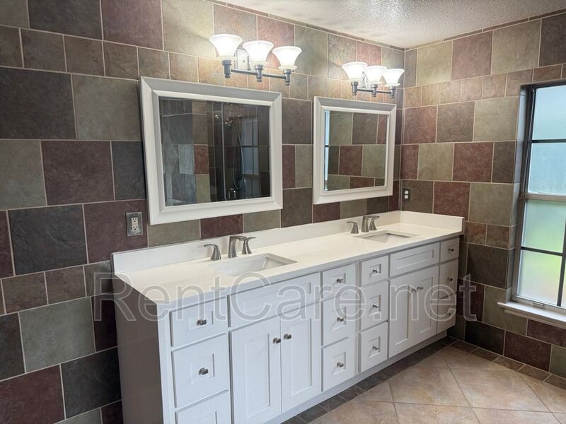 Lovely 4/2 in the Gated Lake Fisher Estates of Gotha! property image