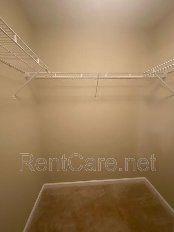 Well-kept 3/2.5 with 1 Car Garage Townhouse in Avalon Park area! property image