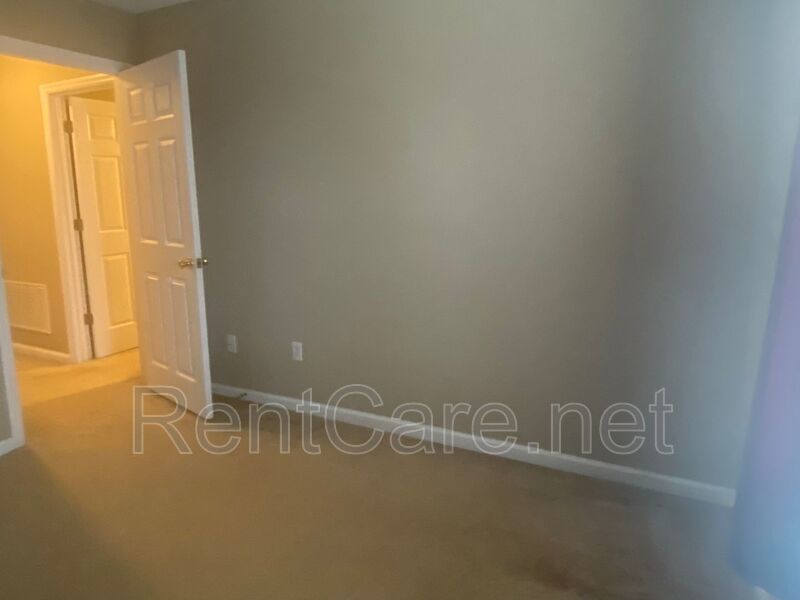 Well-kept 3/2.5 with 1 Car Garage Townhouse in Avalon Park area! property image