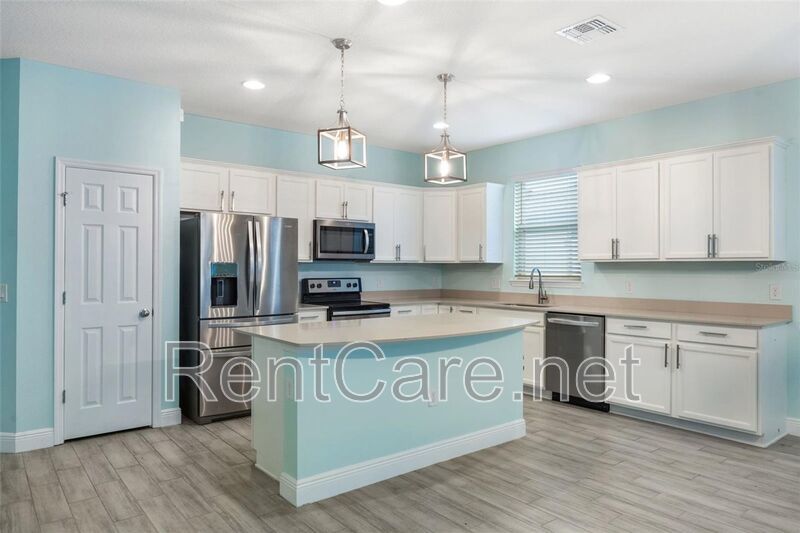 Gorgeous 3/2 in St. Cloud with fence enclosed yard and 3 car garage!  Available Now! property image