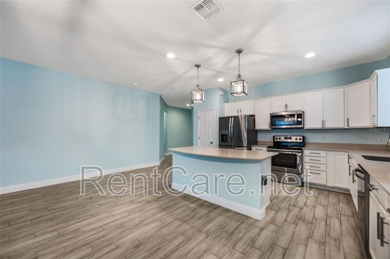 Gorgeous 3/2 in St. Cloud with fence enclosed yard and 3 car garage!  Available Now! property image