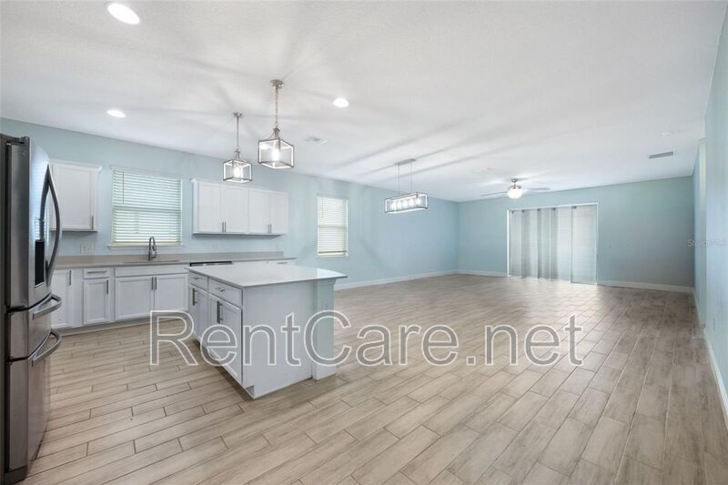 Gorgeous 3/2 in St. Cloud with fence enclosed yard and 3 car garage!  Available Now! property image