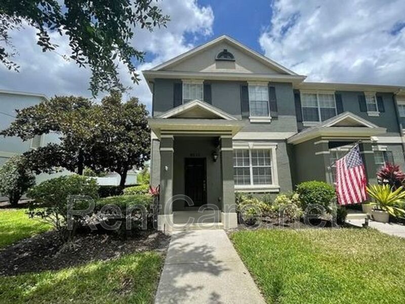 Stunning 3/2.5 corner townhome in Lake Reams with 2 car garage! Available in July! property image