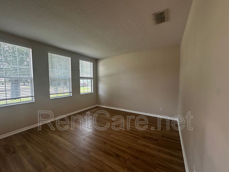 Gorgeous 4/2 in Apopka with Solar Panels!  Available Now! property image