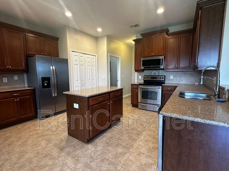 Gorgeous 4/2 in Apopka with Solar Panels!  Available Now! property image