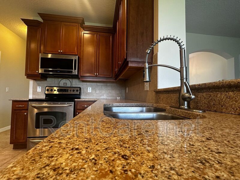 Gorgeous 4/2 in Apopka with Solar Panels!  Available Now! property image