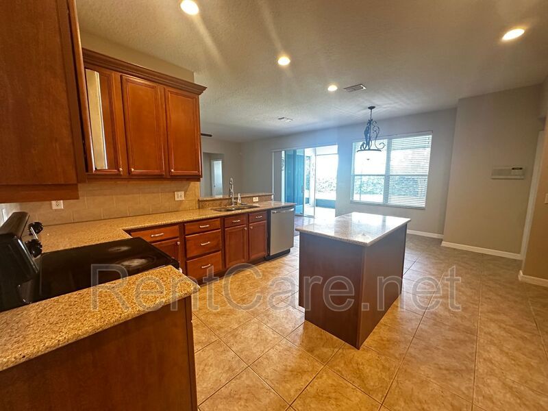Gorgeous 4/2 in Apopka with Solar Panels!  Available Now! property image
