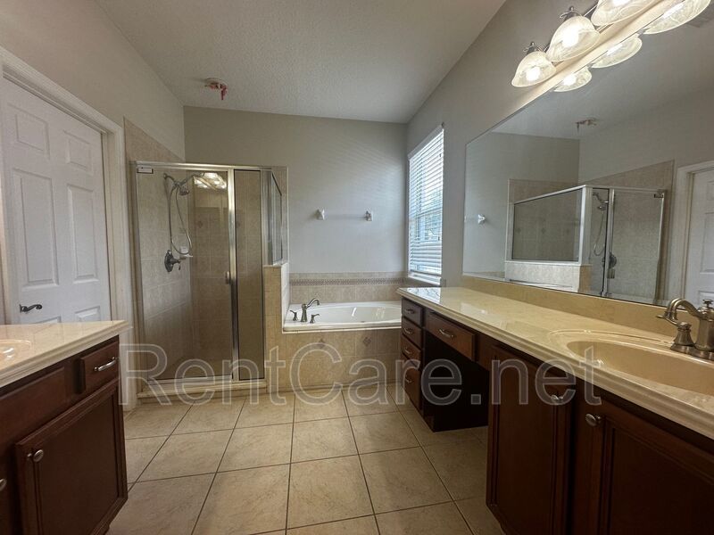 Gorgeous 4/2 in Apopka with Solar Panels!  Available Now! property image