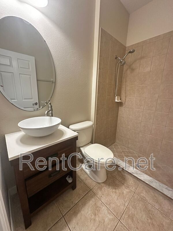 Gorgeous 4/2 in Apopka with Solar Panels!  Available Now! property image