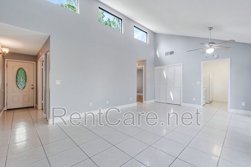 Recently Renovated 2/1 Condo in Winter Park! property image