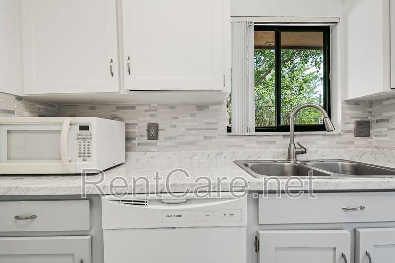 Recently Renovated 2/1 Condo in Winter Park! property image