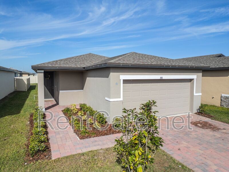 Newly Built 4/2 in Lake Deer Estates of Poinciana! property image