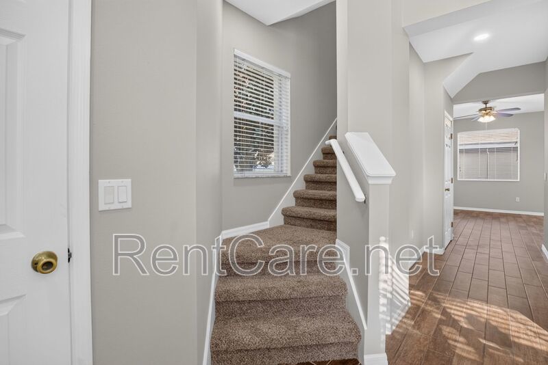 Stunning 3/2.5 corner townhome in Lake Reams with 2 car garage! Available Now! property image