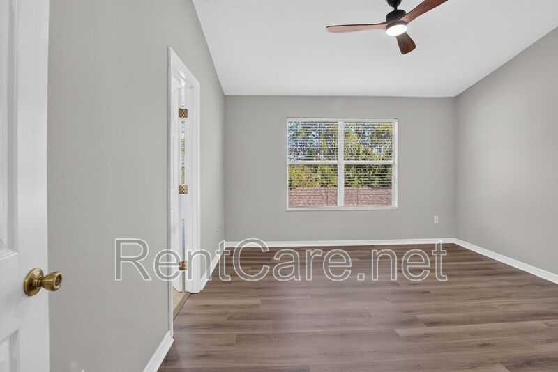 Stunning 3/2.5 corner townhome in Lake Reams with 2 car garage! Available Now! property image
