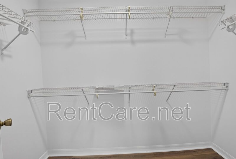 Stunning 3/2.5 corner townhome in Lake Reams with 2 car garage! Available Now! property image