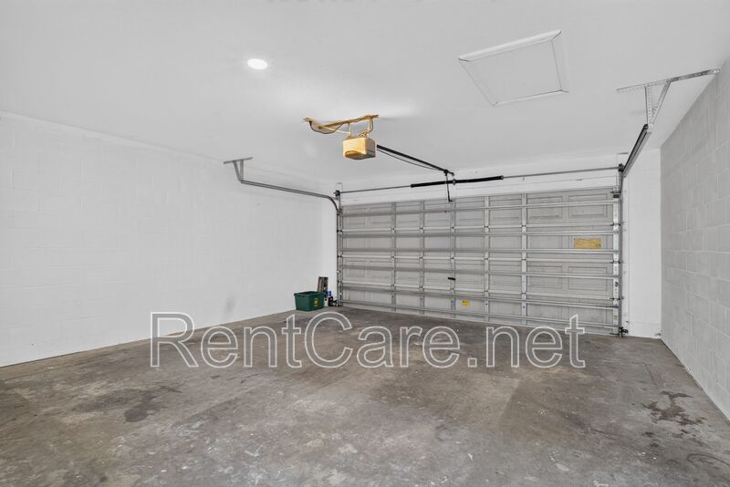 Stunning 3/2.5 corner townhome in Lake Reams with 2 car garage! Available Now! property image
