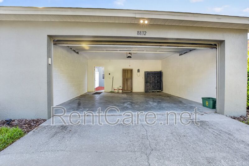 Stunning 3/2.5 corner townhome in Lake Reams with 2 car garage! Available Now! property image