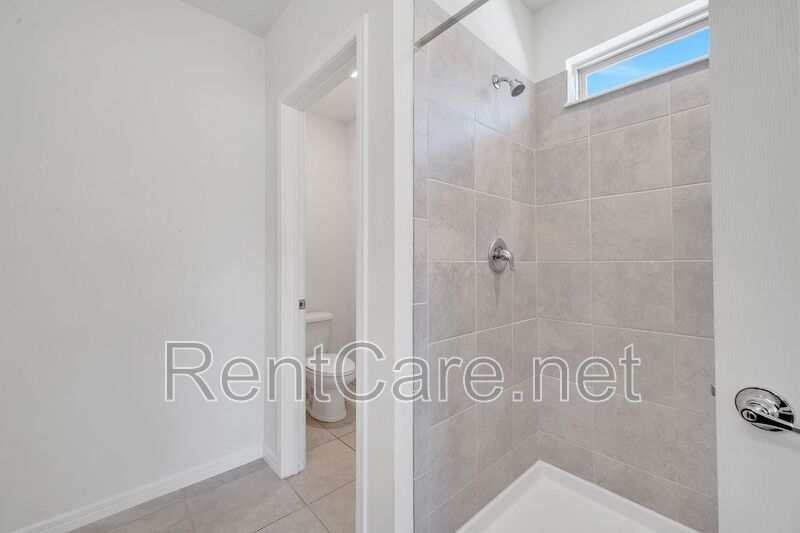 Lovely 4/2 in Davenport! Available now! property image