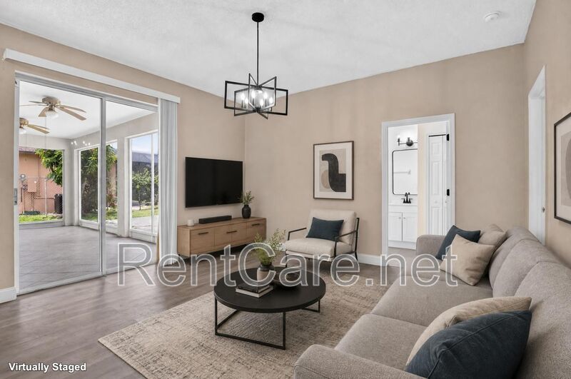 Renovated 4/2 Pool home in Poinciana! property image