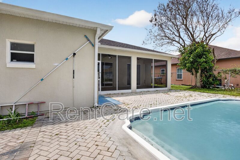 Renovated 4/2 Pool home in Poinciana! property image