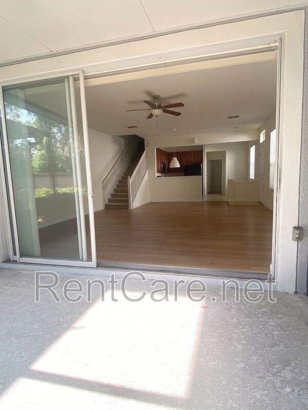 Avalon Park area - 3/2.5 with attached 1 car garage. Avail. Now property image