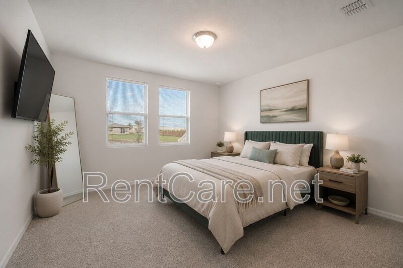 Modern 4/2 House in Lake Deer Estates Available Now! property image
