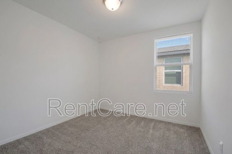 Modern 4/2 House in Lake Deer Estates Available Now! property image
