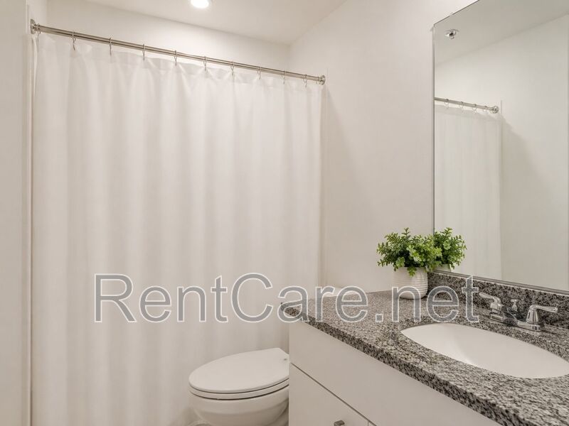 Modern 4/2 House in Lake Deer Estates Available Now! property image
