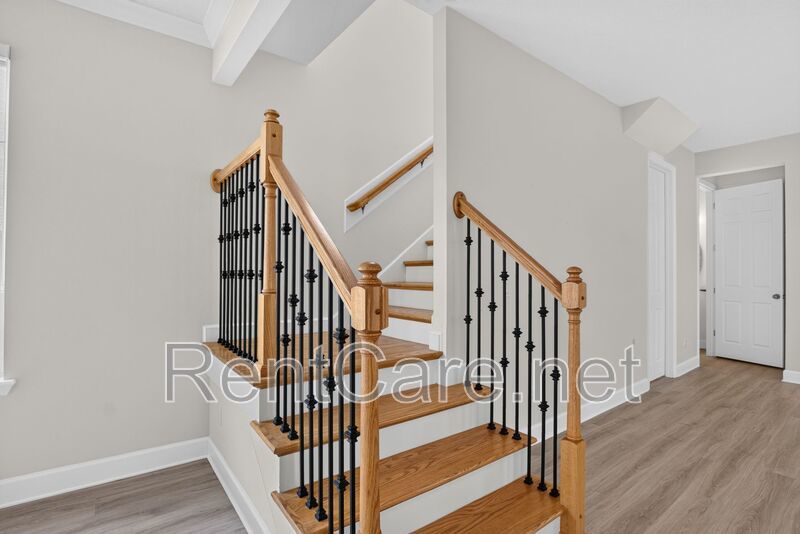 Stunning 4/3.5 home with an office and fence enclosed yard! Located at the Enclave at Hamlin and available for immediate occupancy! property image