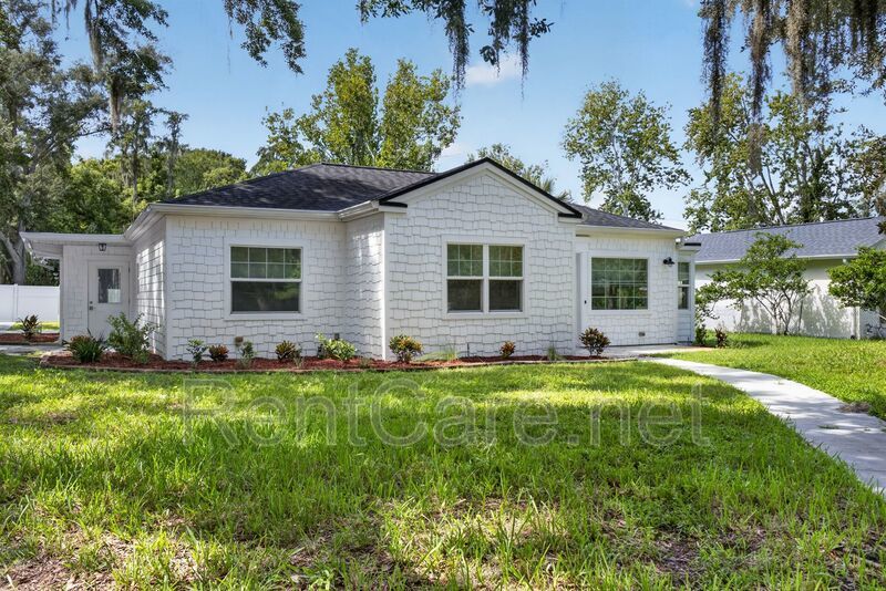 Stunning Historic 3/2 In the heart of Downtown Winter Garden! Available Now! property image