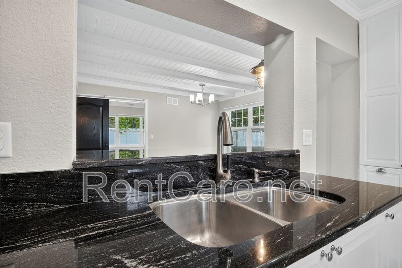 Stunning Historic 3/2 In the heart of Downtown Winter Garden! Available Now! property image