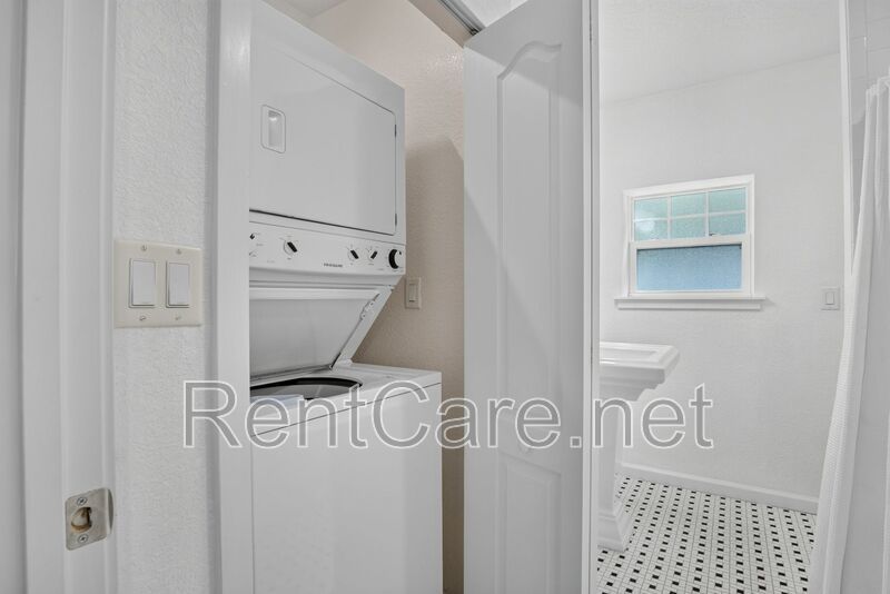 Stunning Historic 3/2 In the heart of Downtown Winter Garden! Available Now! property image