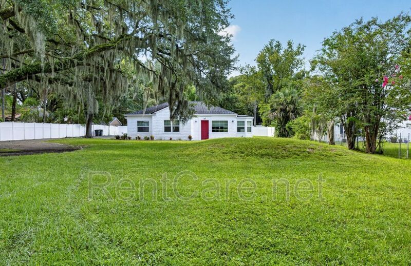 Stunning Historic 3/2 In the heart of Downtown Winter Garden! Available Now! property image